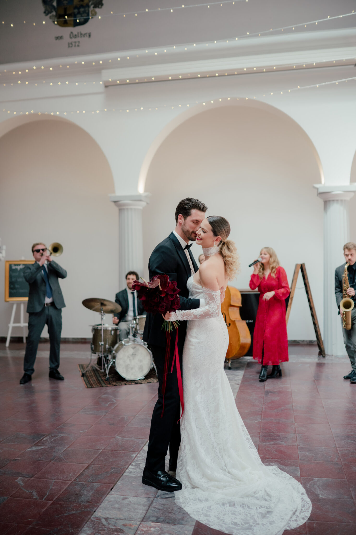 Hochzeitsband und Hochzeits DJ sorgen für die richtige Stimmung auf einer Hochzeit. myweddingband.de und myband.de für Hochzeiten und Events.